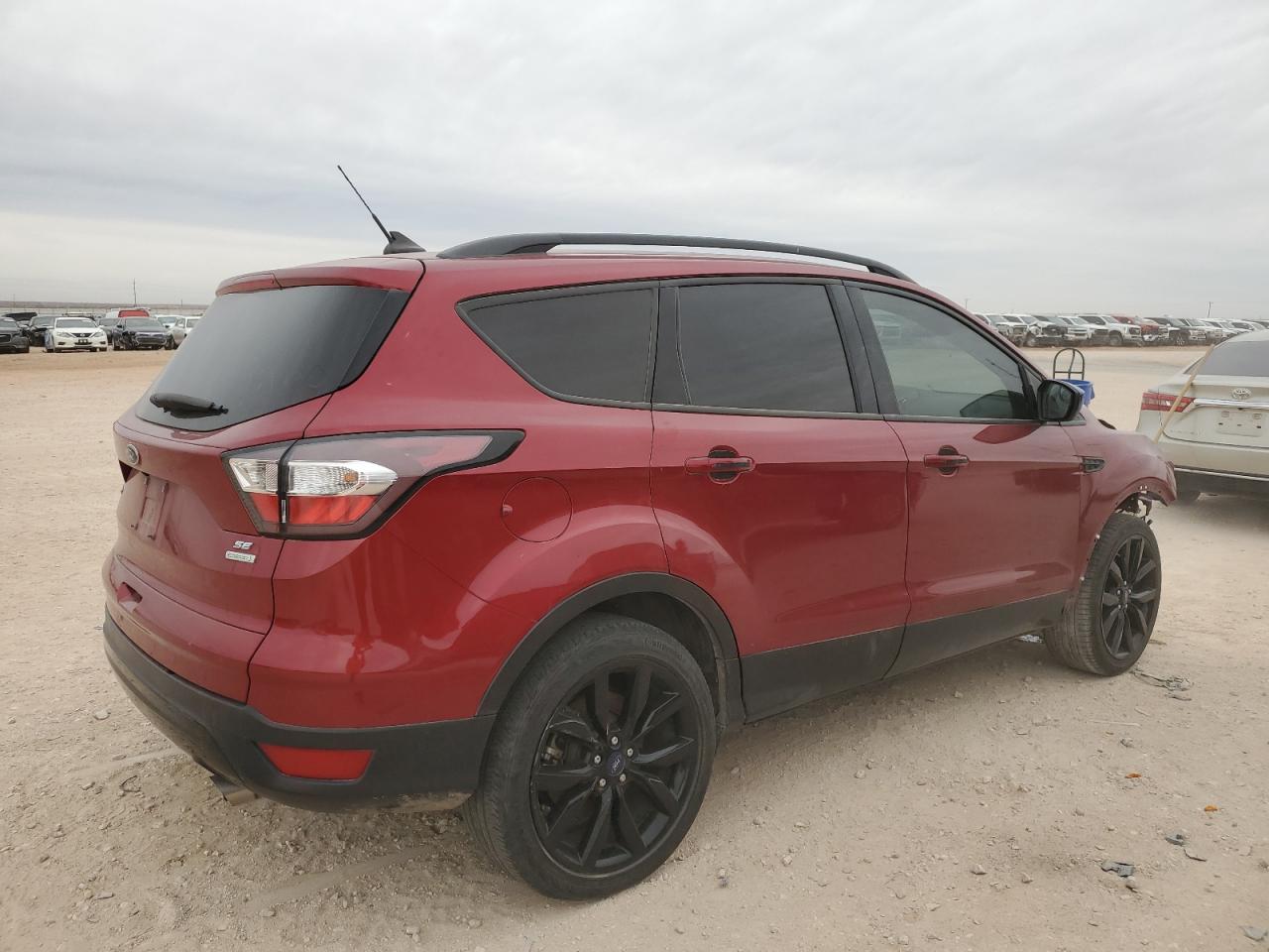 Photo 2 VIN: 1FMCU0GD6JUC48026 - FORD ESCAPE 