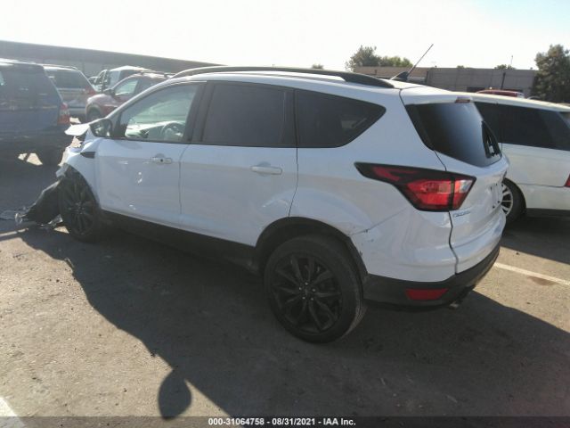 Photo 2 VIN: 1FMCU0GD6KUB07202 - FORD ESCAPE 