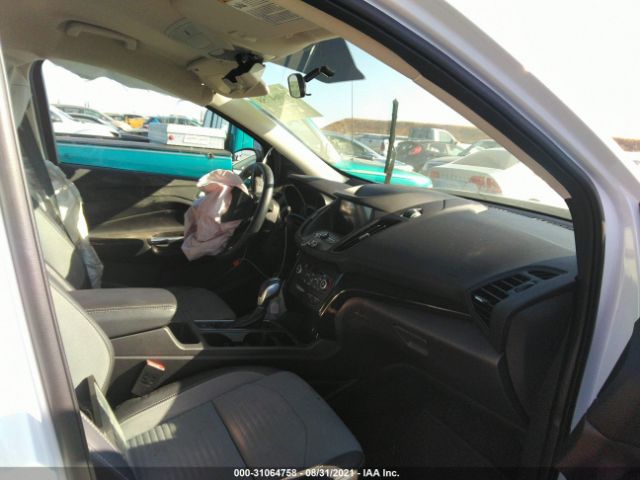 Photo 4 VIN: 1FMCU0GD6KUB07202 - FORD ESCAPE 