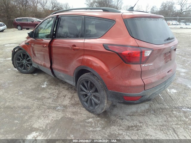 Photo 2 VIN: 1FMCU0GD6KUB25117 - FORD ESCAPE 