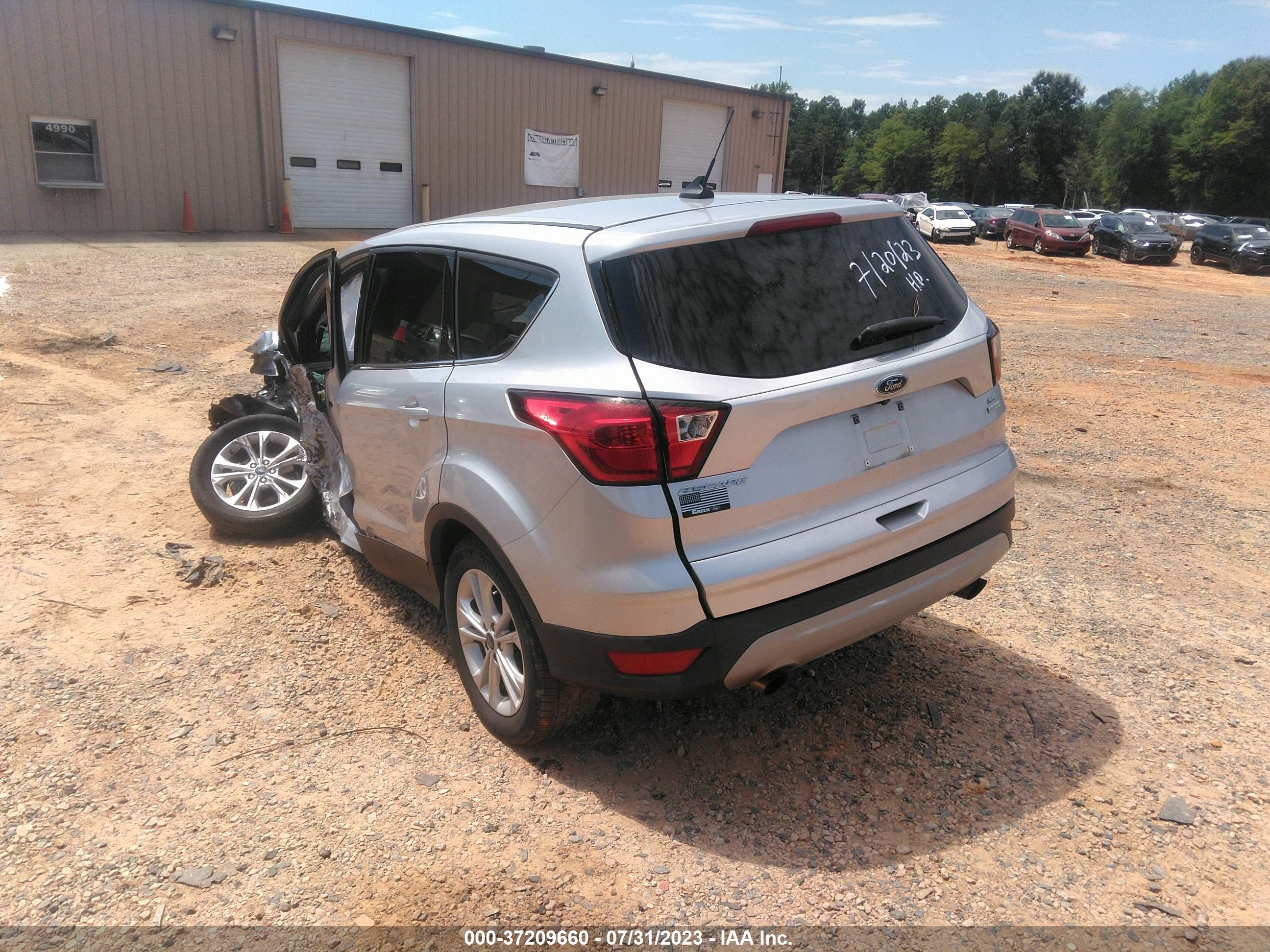 Photo 2 VIN: 1FMCU0GD6KUB93594 - FORD ESCAPE 