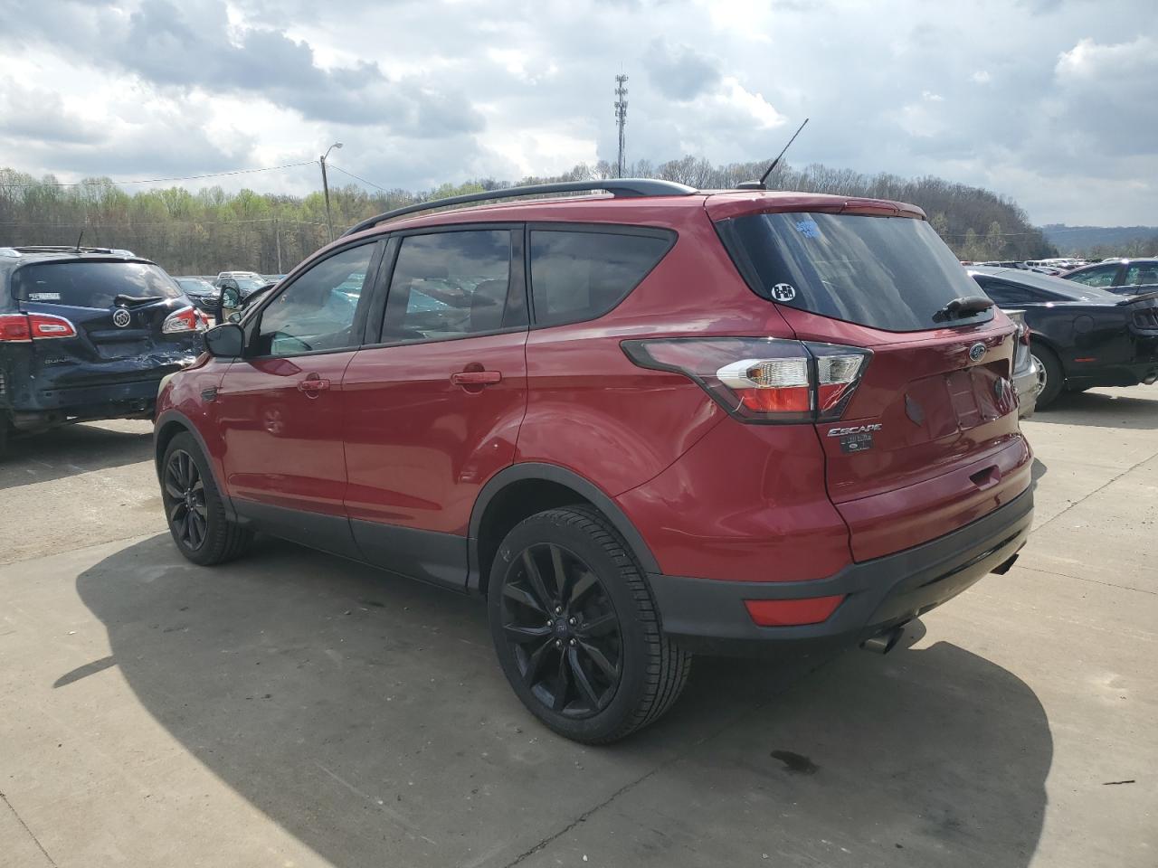 Photo 1 VIN: 1FMCU0GD7HUA21664 - FORD ESCAPE 