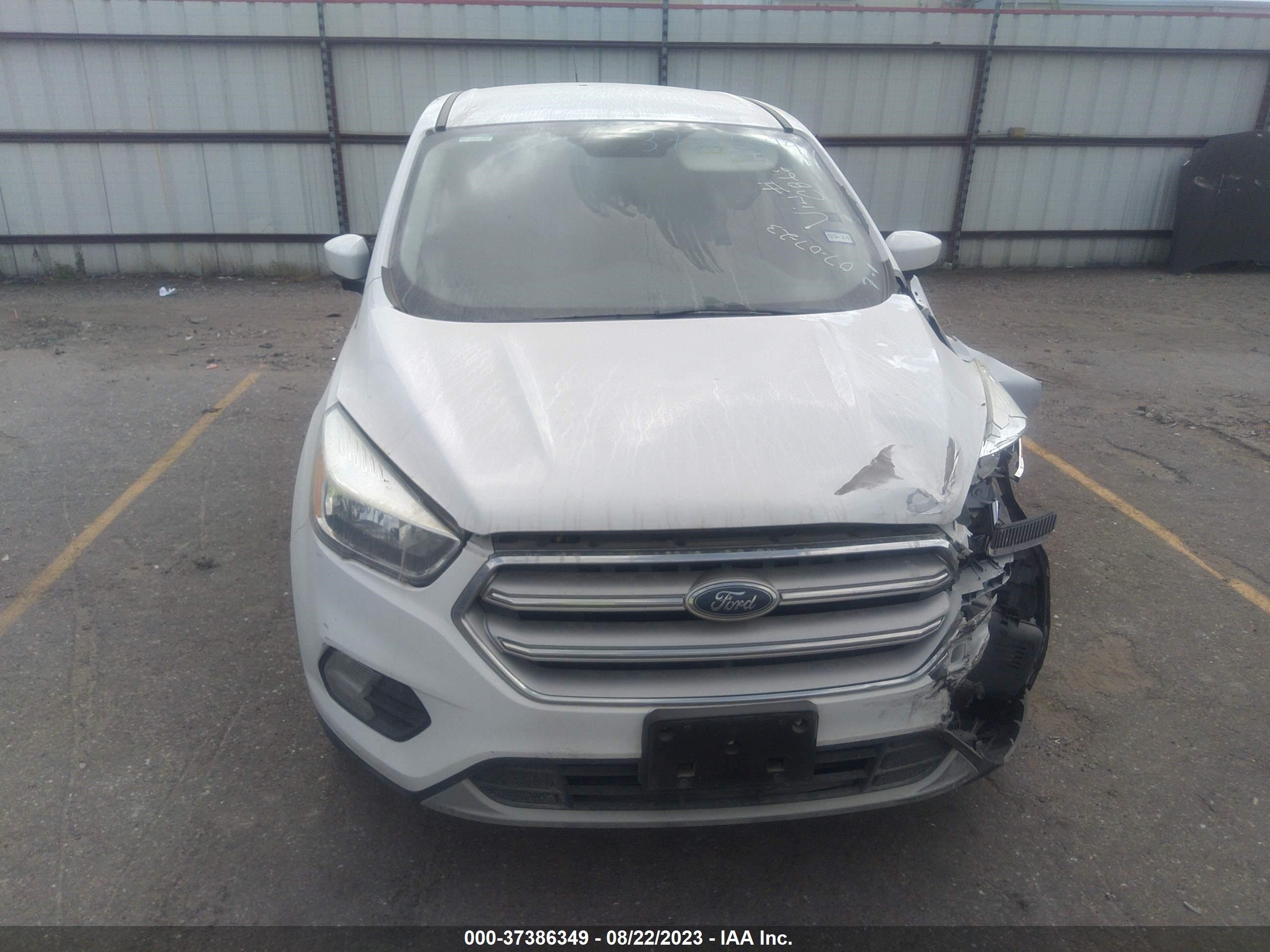 Photo 11 VIN: 1FMCU0GD7HUC86245 - FORD ESCAPE 