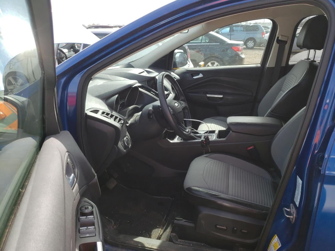 Photo 6 VIN: 1FMCU0GD7HUC93485 - FORD ESCAPE 