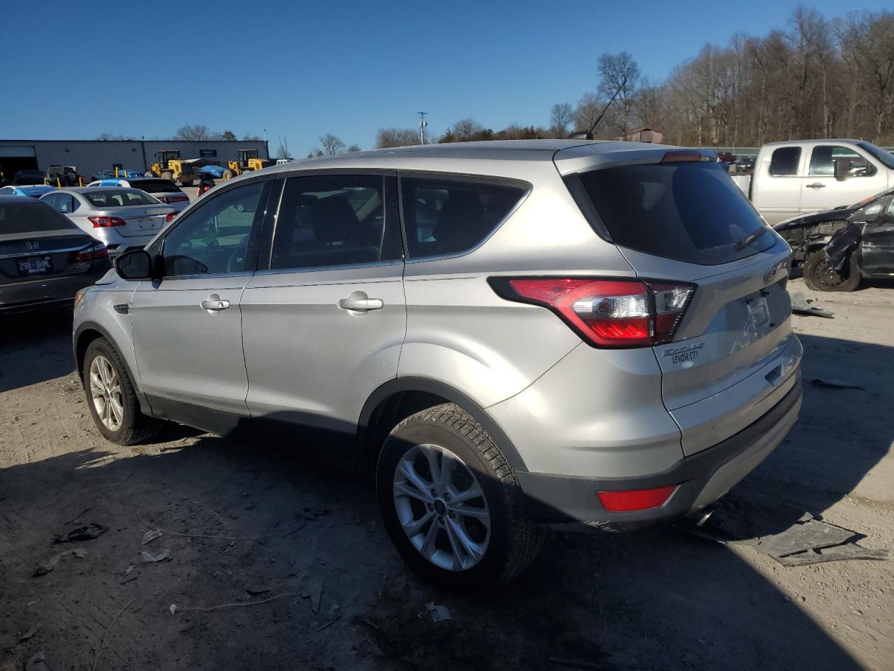 Photo 1 VIN: 1FMCU0GD7HUD18773 - FORD ESCAPE 