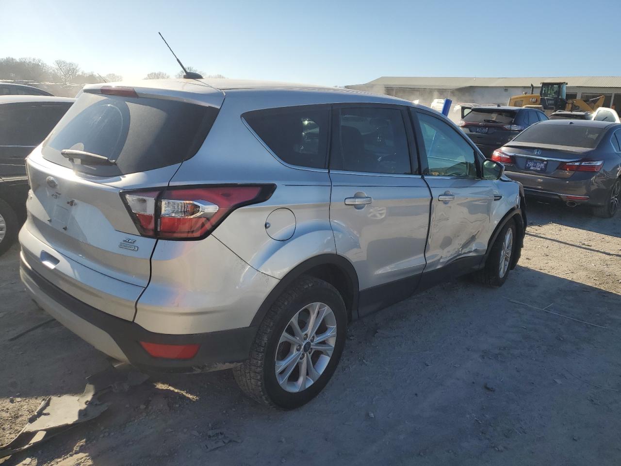 Photo 2 VIN: 1FMCU0GD7HUD18773 - FORD ESCAPE 