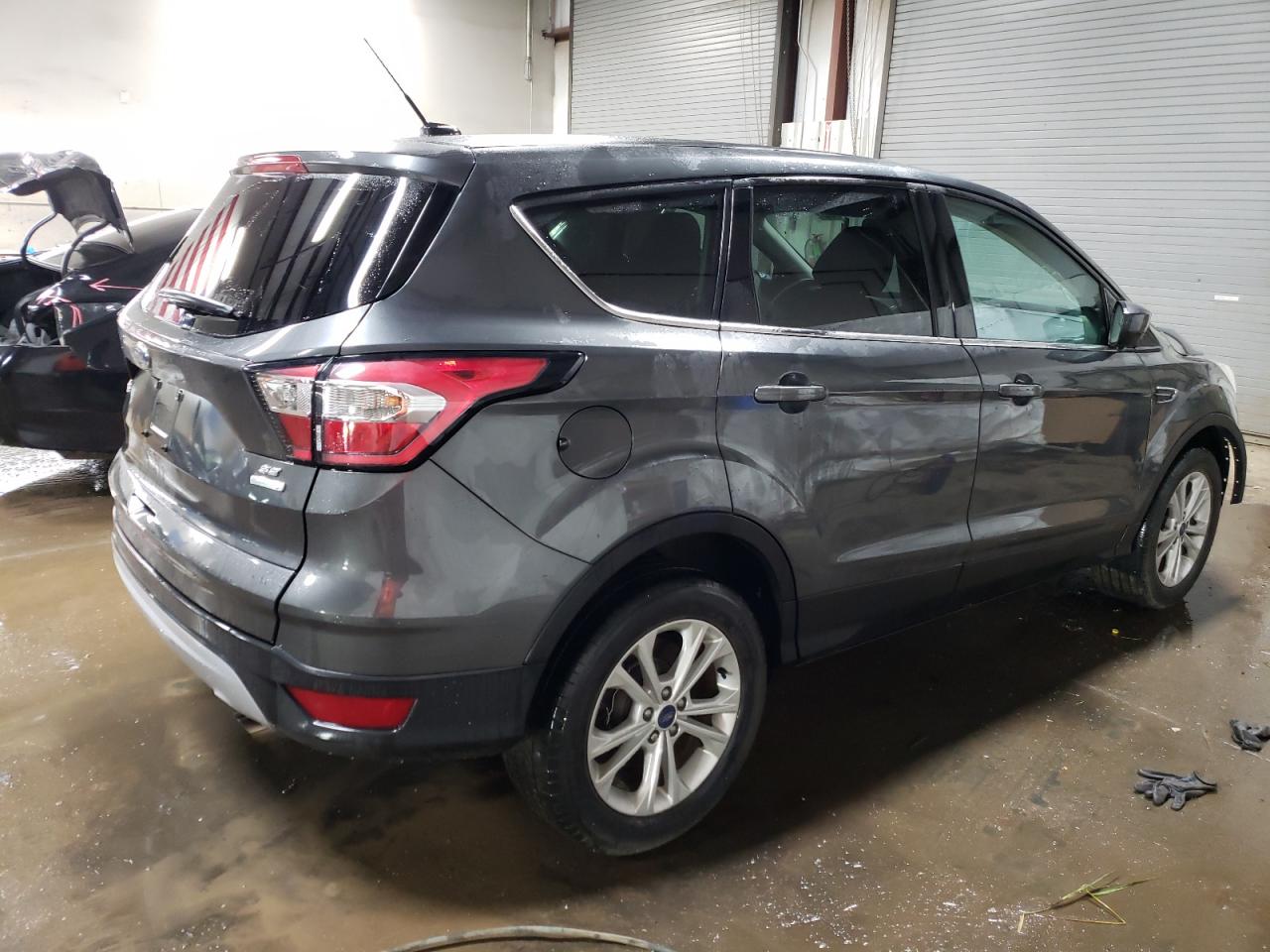 Photo 2 VIN: 1FMCU0GD7HUE69368 - FORD ESCAPE 