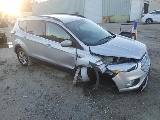 Photo 3 VIN: 1FMCU0GD7JUB05909 - FORD ESCAPE SE 