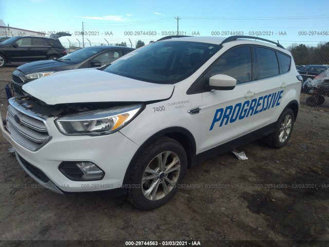 Photo 1 VIN: 1FMCU0GD7JUB17400 - FORD ESCAPE 