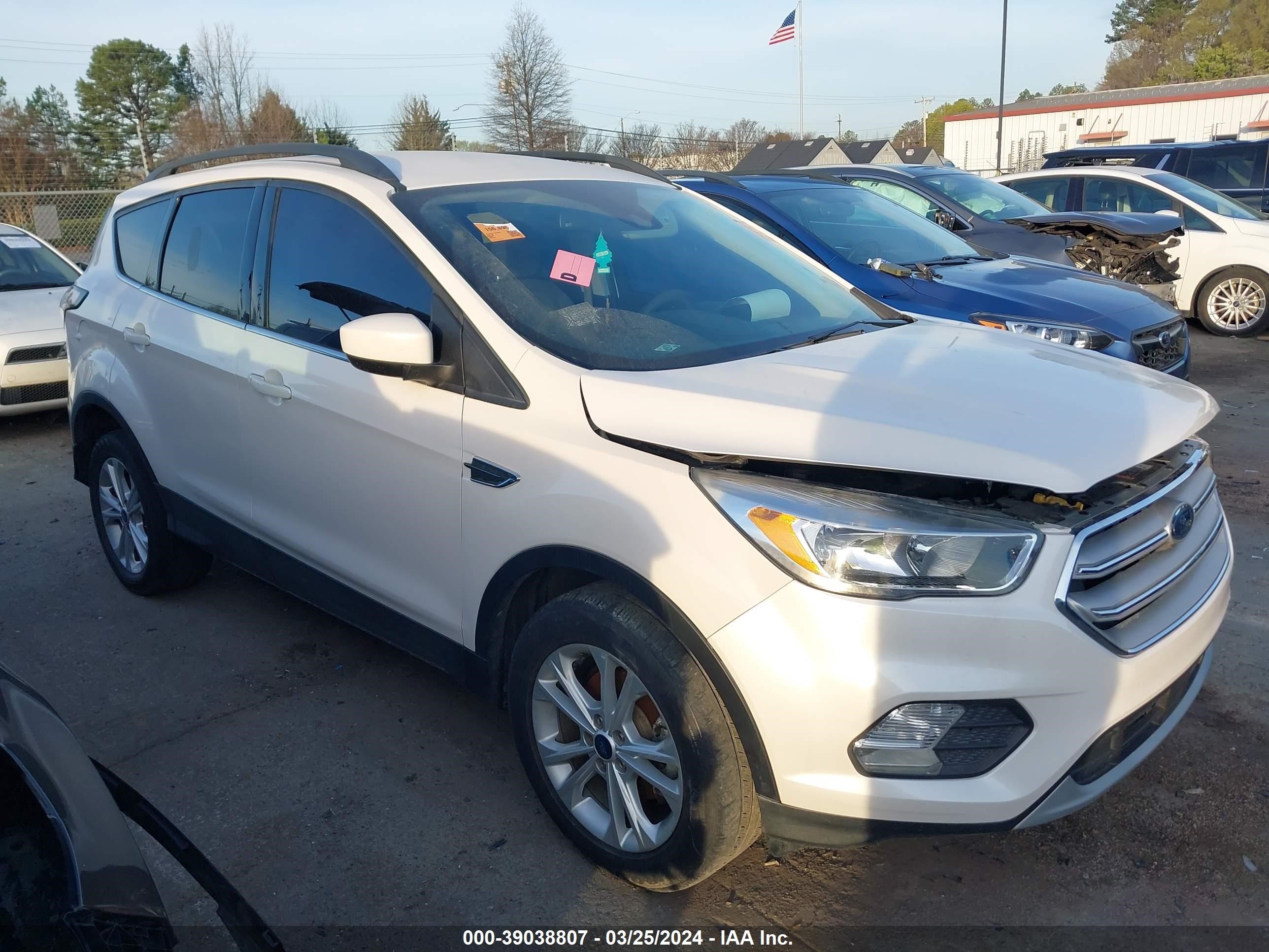 Photo 12 VIN: 1FMCU0GD7JUD25888 - FORD ESCAPE 