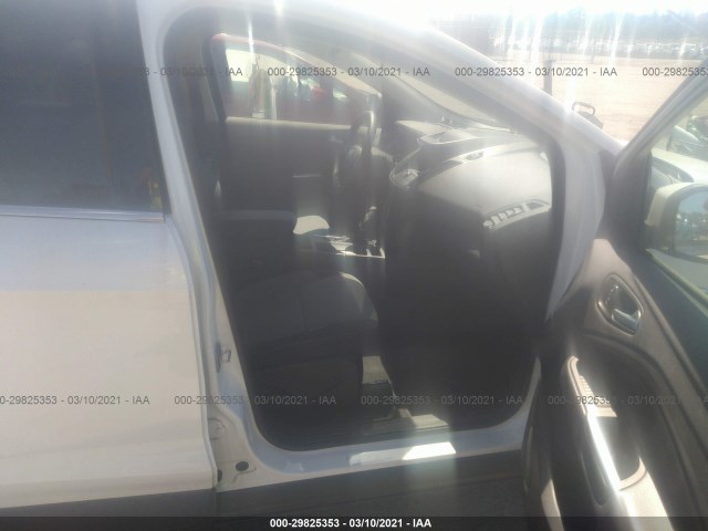 Photo 4 VIN: 1FMCU0GD7KUB21125 - FORD ESCAPE 