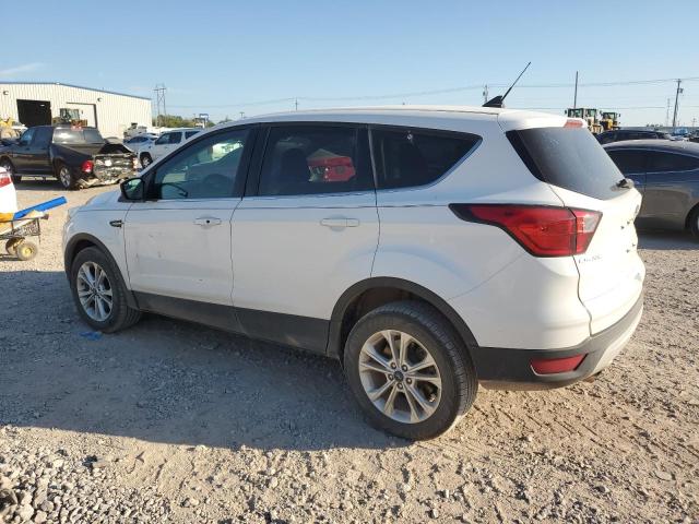 Photo 1 VIN: 1FMCU0GD7KUB21402 - FORD ESCAPE SE 