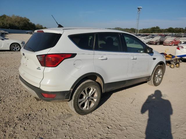 Photo 2 VIN: 1FMCU0GD7KUB21402 - FORD ESCAPE SE 