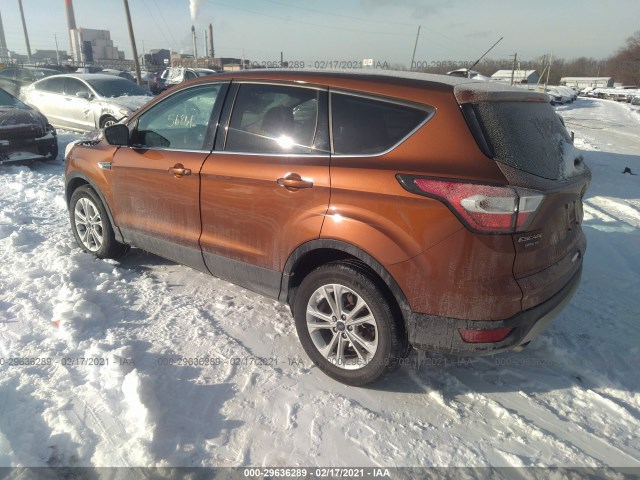 Photo 2 VIN: 1FMCU0GD8HUA47951 - FORD ESCAPE 