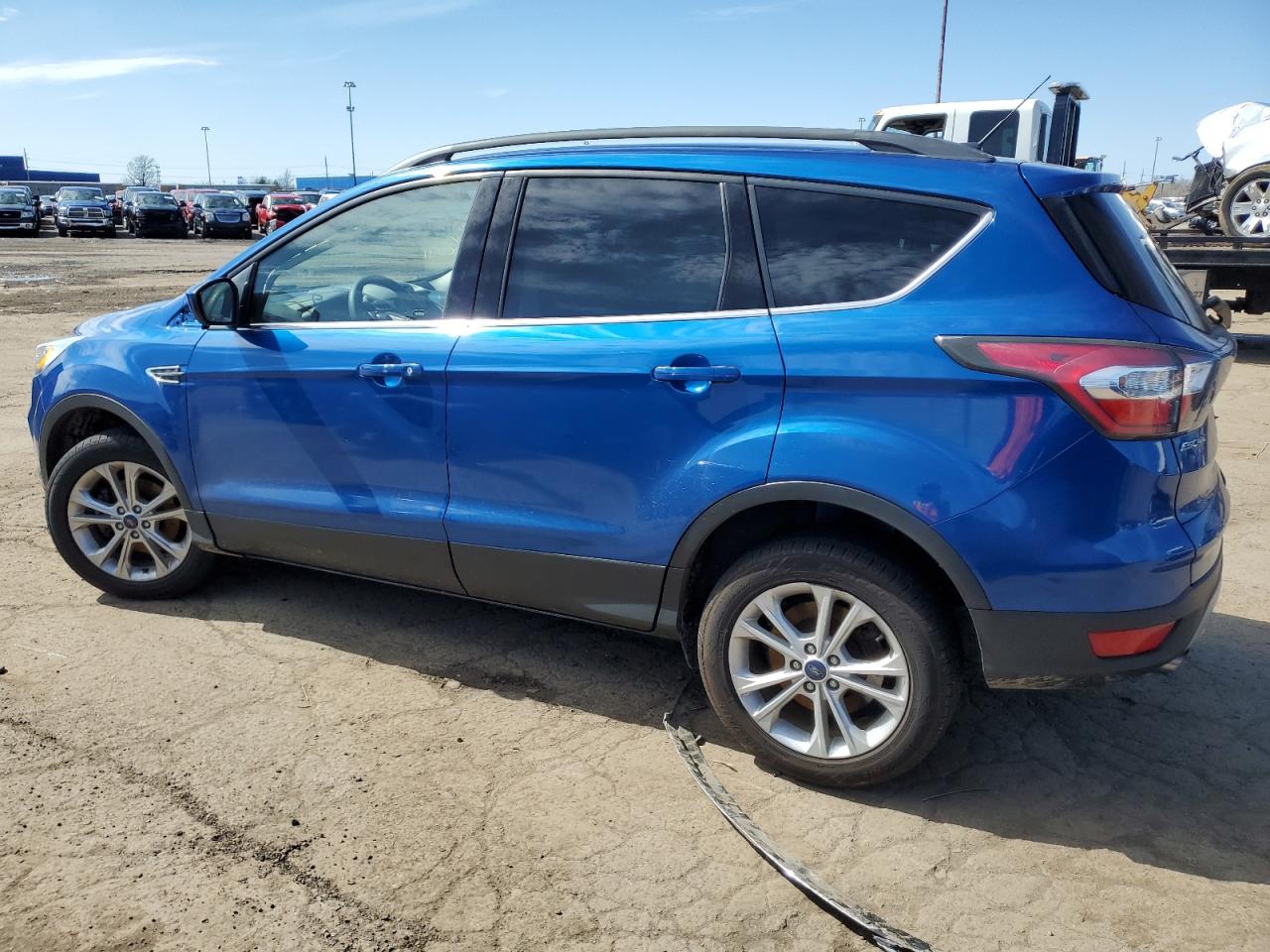 Photo 1 VIN: 1FMCU0GD8HUA79041 - FORD ESCAPE 