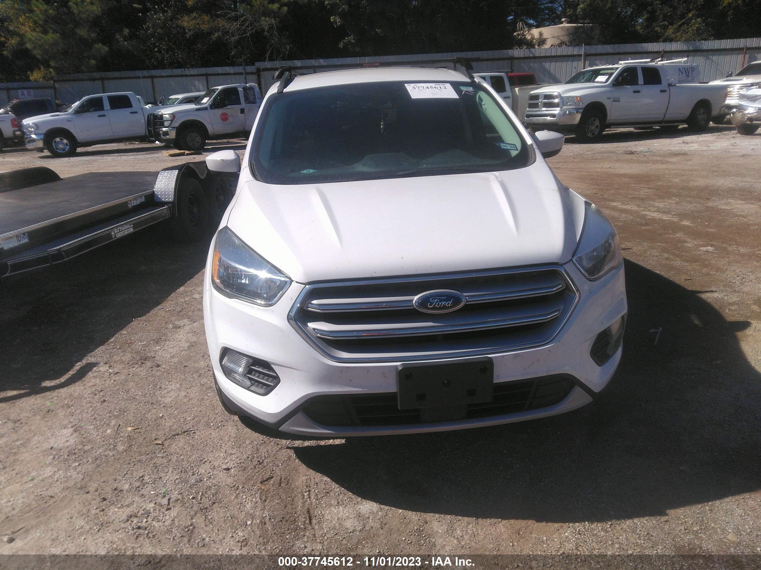 Photo 11 VIN: 1FMCU0GD8JUA38544 - FORD ESCAPE 