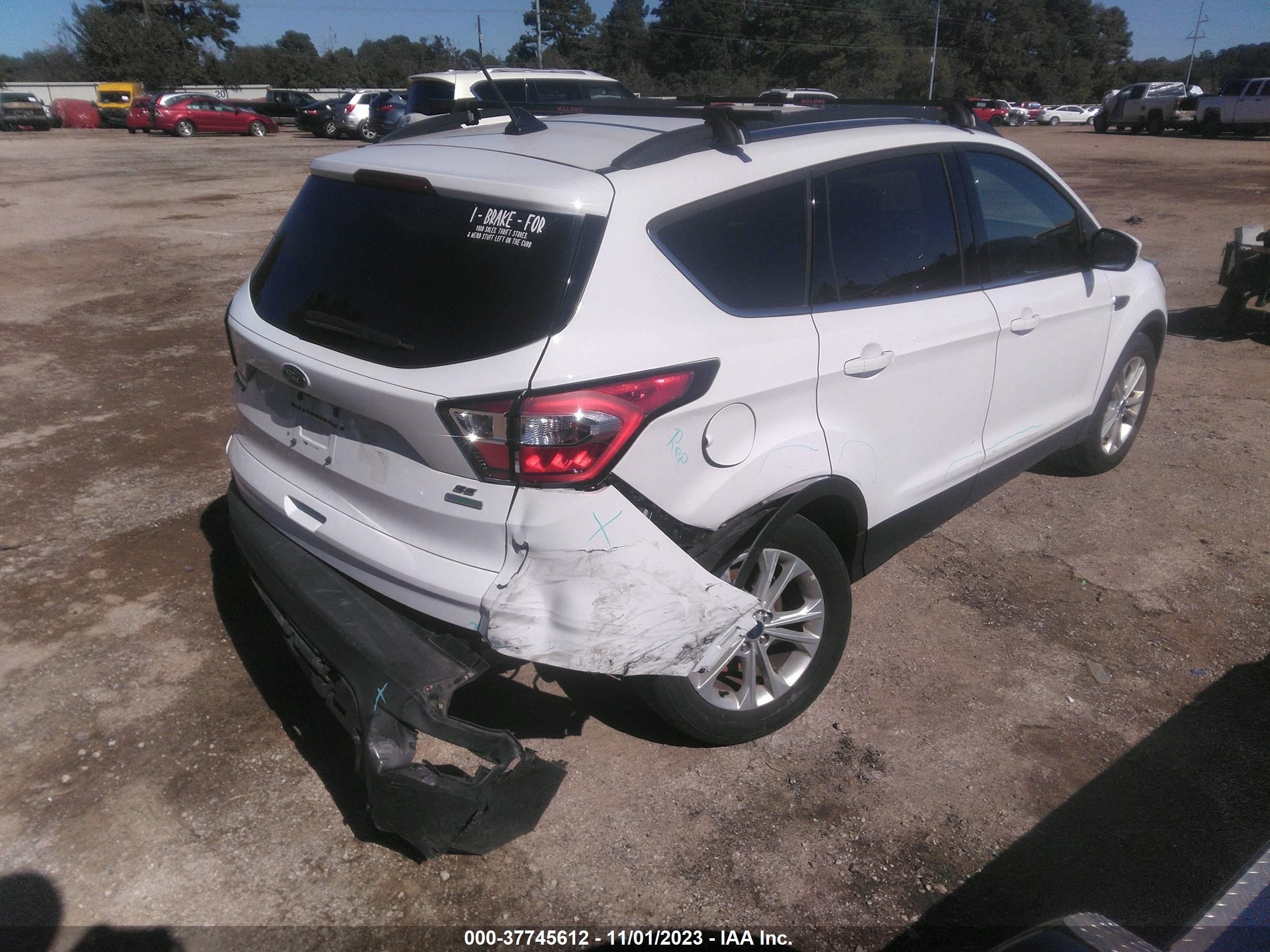 Photo 3 VIN: 1FMCU0GD8JUA38544 - FORD ESCAPE 