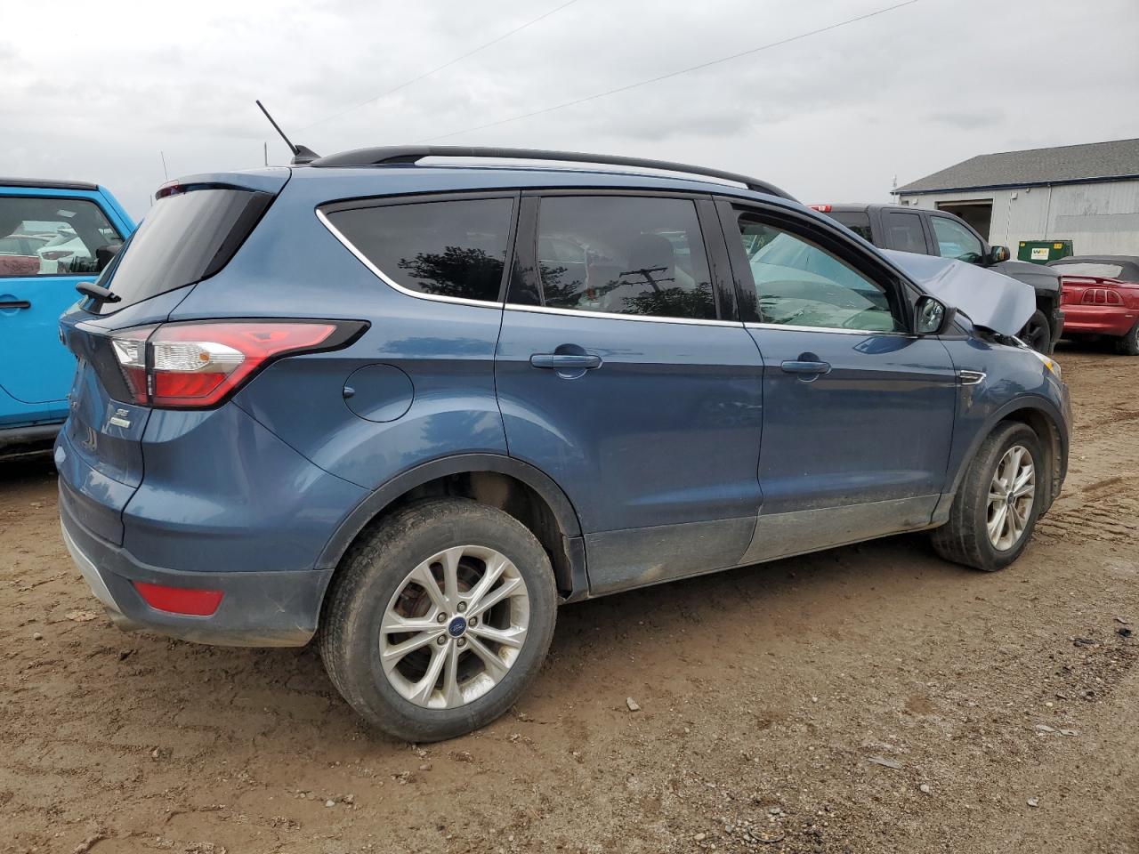 Photo 3 VIN: 1FMCU0GD8JUA83452 - FORD ESCAPE 