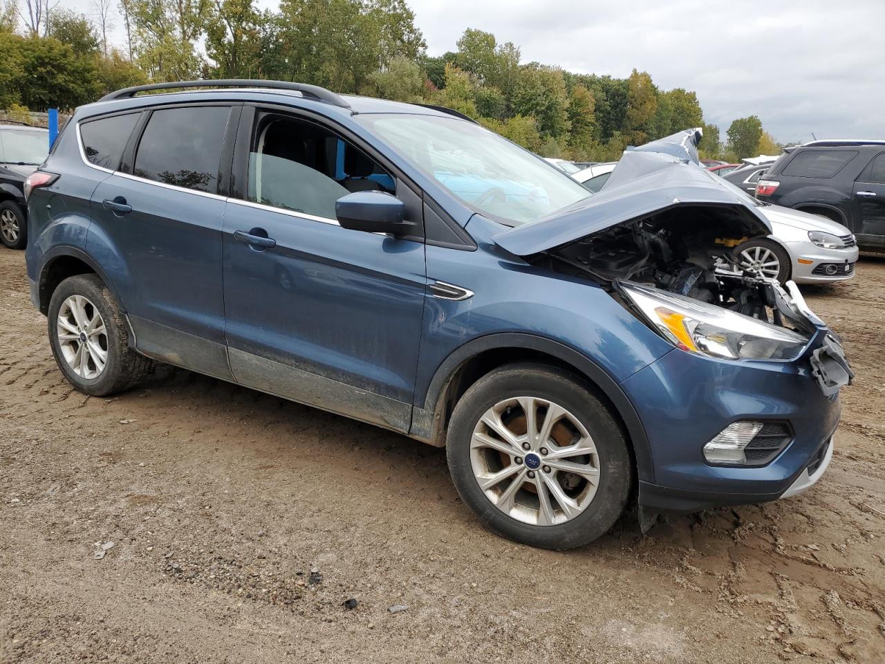 Photo 4 VIN: 1FMCU0GD8JUA83452 - FORD ESCAPE 