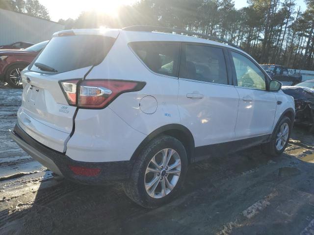 Photo 2 VIN: 1FMCU0GD8JUB98097 - FORD ESCAPE 