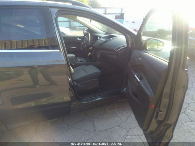 Photo 4 VIN: 1FMCU0GD8JUC03427 - FORD ESCAPE 