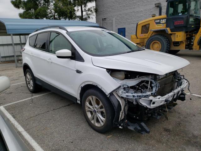 Photo 3 VIN: 1FMCU0GD8JUD07867 - FORD ESCAPE SE 