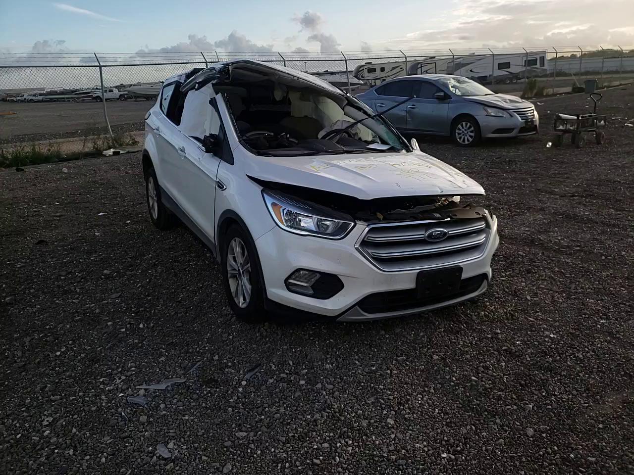 Photo 10 VIN: 1FMCU0GD8KUA50243 - FORD ESCAPE SE 