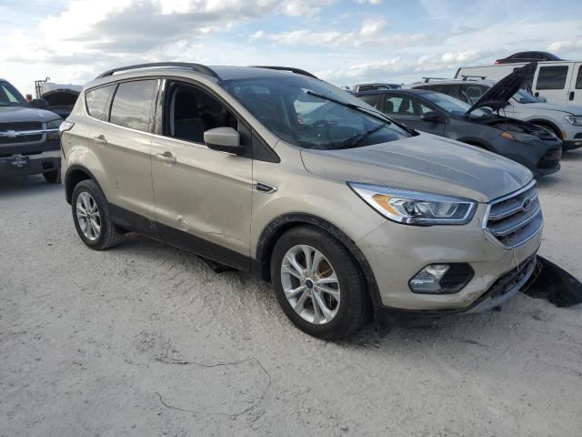 Photo 3 VIN: 1FMCU0GD9HUB01323 - FORD ESCAPE SE 