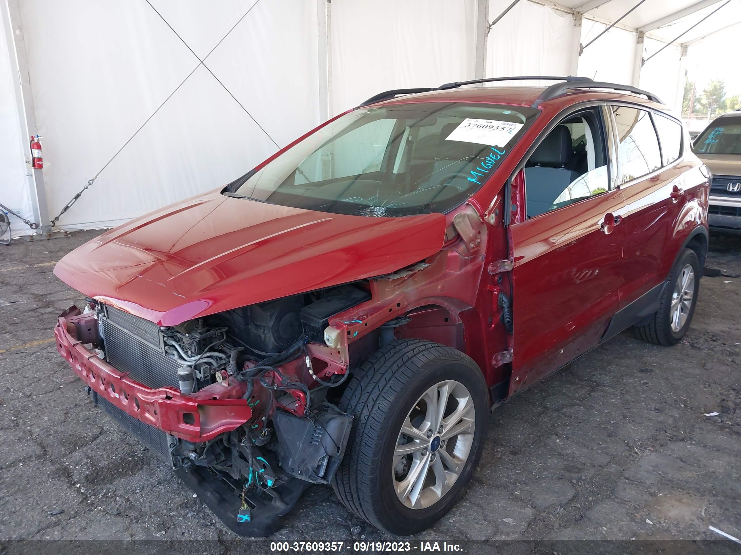 Photo 1 VIN: 1FMCU0GD9HUB53731 - FORD ESCAPE 