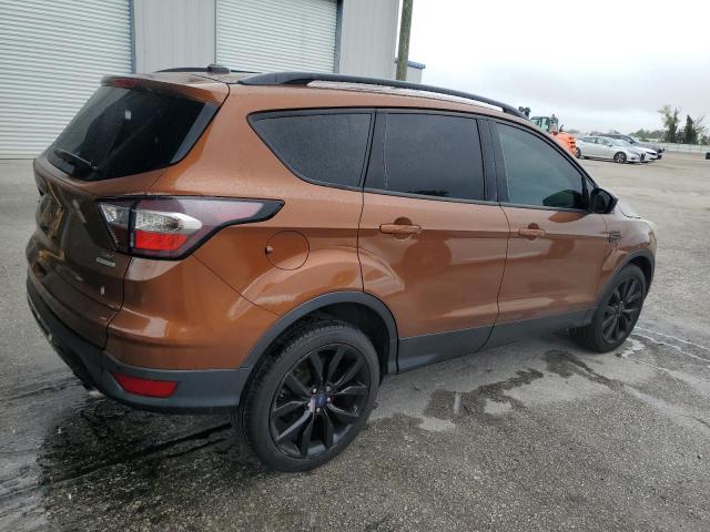 Photo 2 VIN: 1FMCU0GD9HUC19114 - FORD ESCAPE 