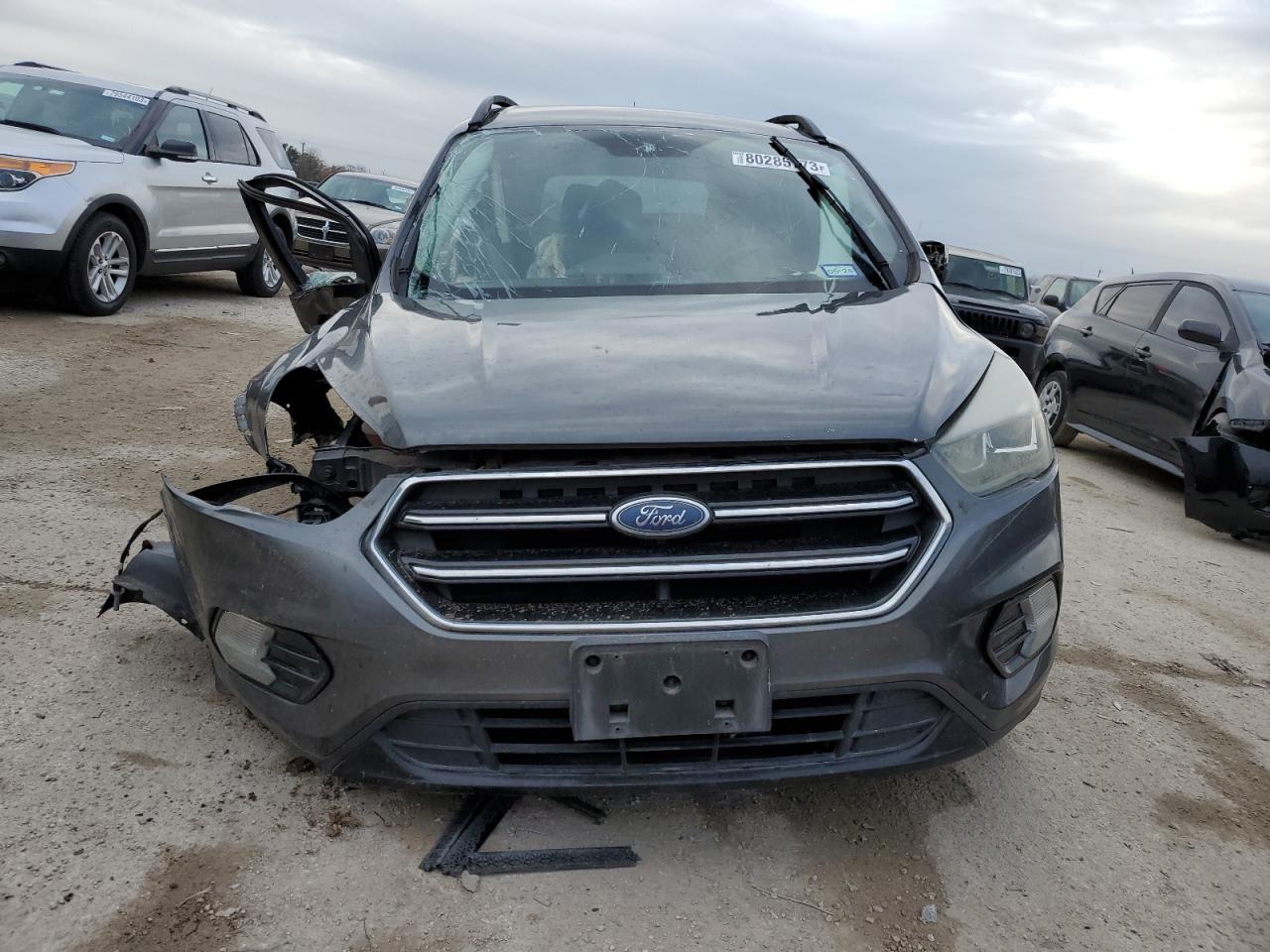 Photo 4 VIN: 1FMCU0GD9HUC24619 - FORD ESCAPE 