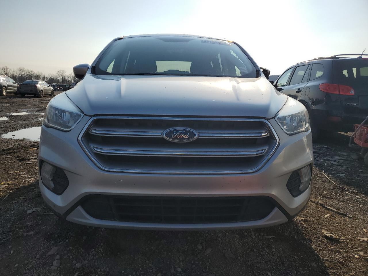 Photo 4 VIN: 1FMCU0GD9HUC59743 - FORD ESCAPE 