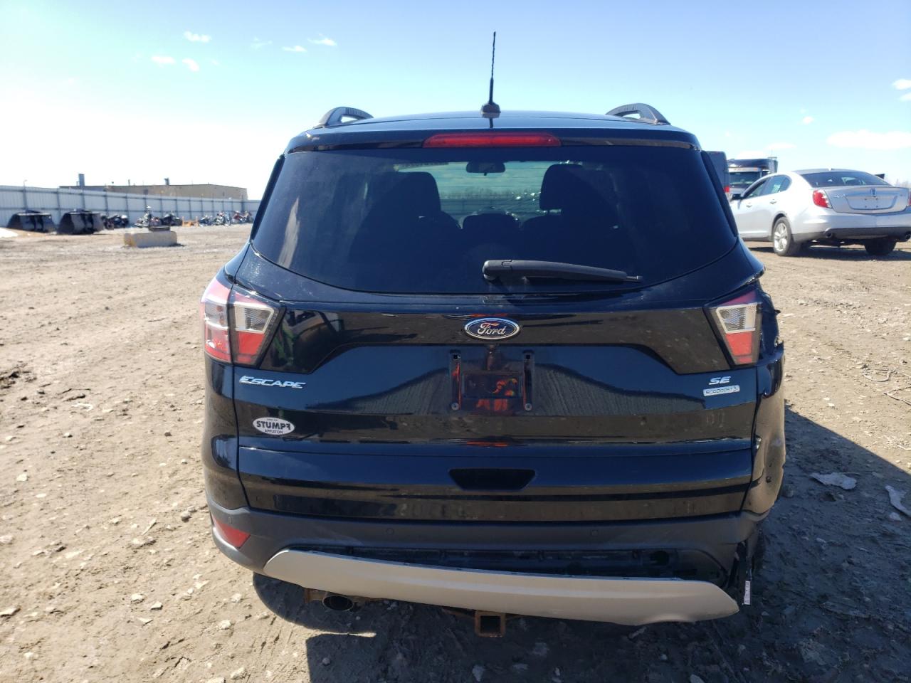 Photo 5 VIN: 1FMCU0GD9HUC63999 - FORD ESCAPE 