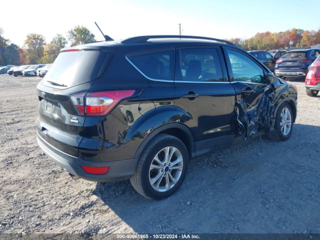 Photo 3 VIN: 1FMCU0GD9JUA15869 - FORD ESCAPE 