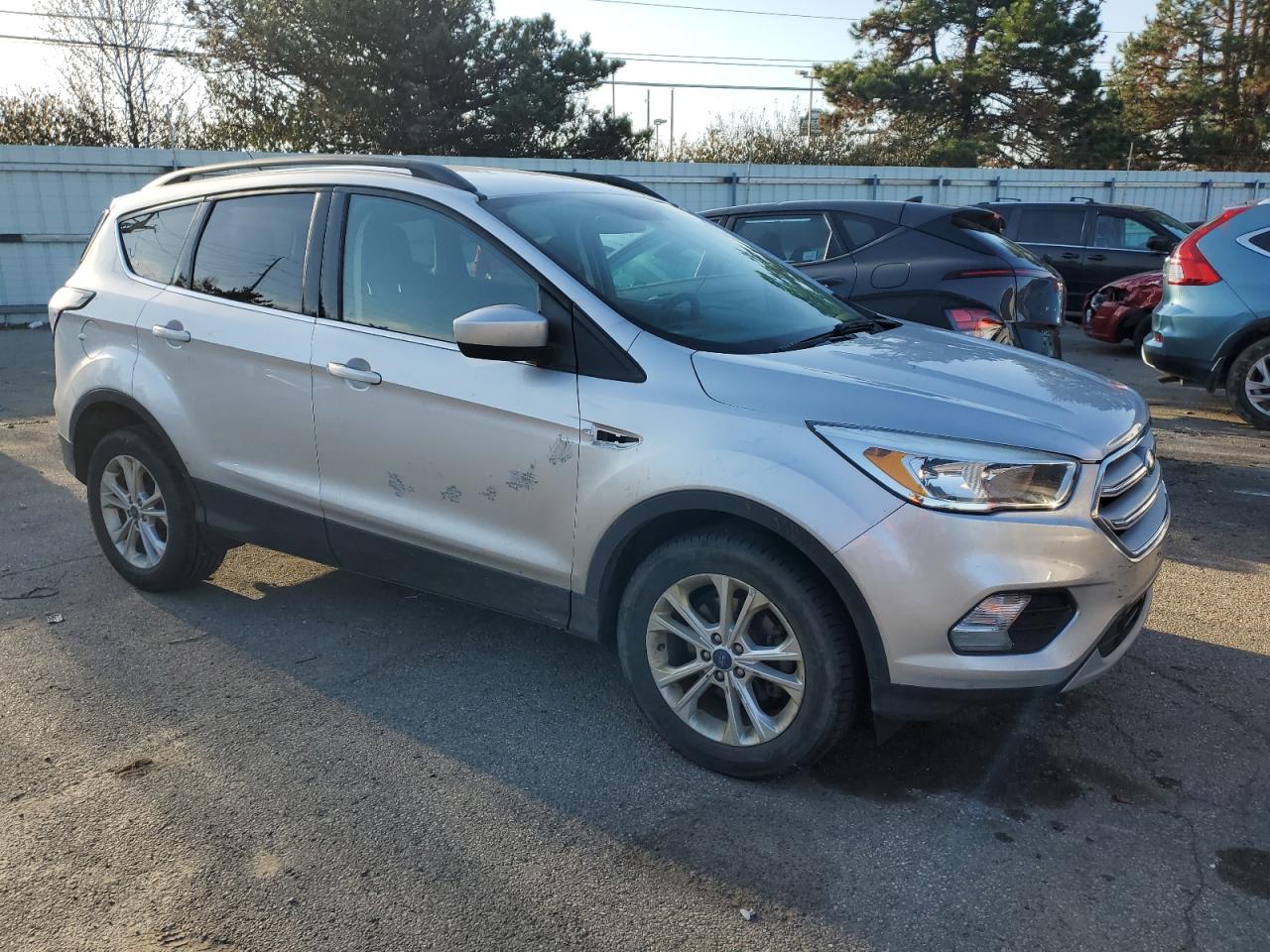 Photo 3 VIN: 1FMCU0GD9JUA43154 - FORD ESCAPE 