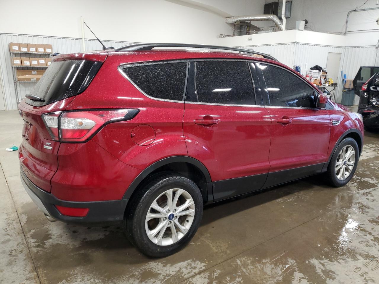 Photo 2 VIN: 1FMCU0GD9JUB70485 - FORD ESCAPE 