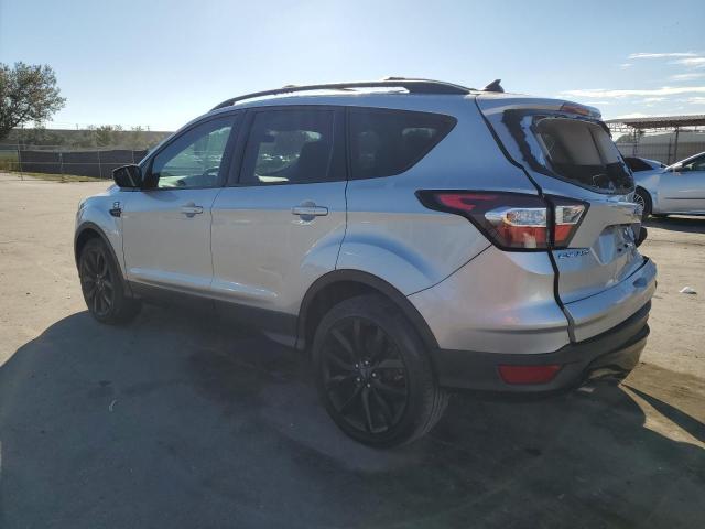 Photo 1 VIN: 1FMCU0GD9JUB97105 - FORD ESCAPE 