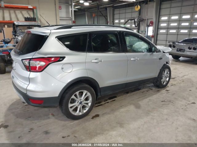 Photo 3 VIN: 1FMCU0GD9JUC12461 - FORD ESCAPE 