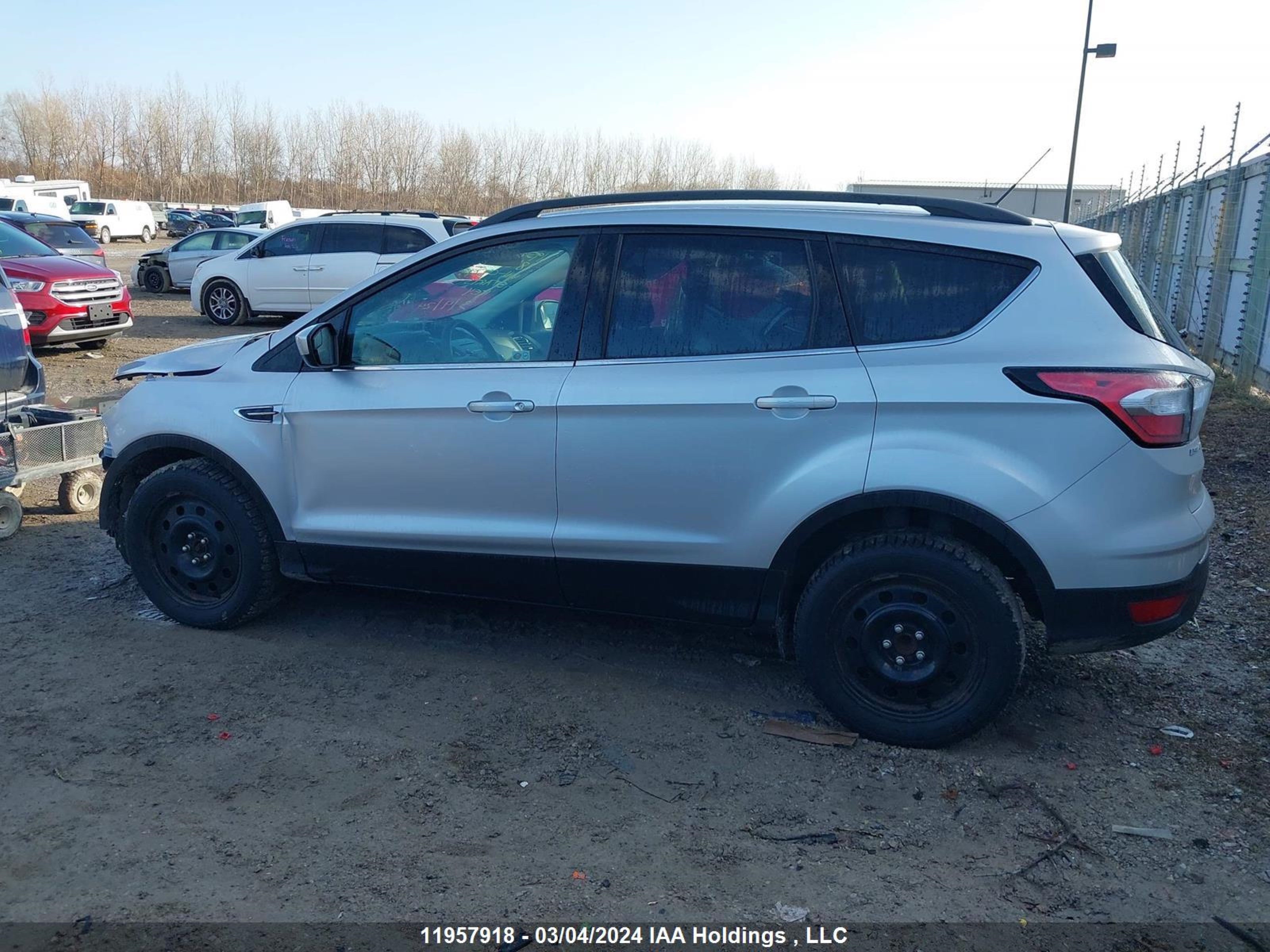 Photo 14 VIN: 1FMCU0GD9JUC97933 - FORD ESCAPE 