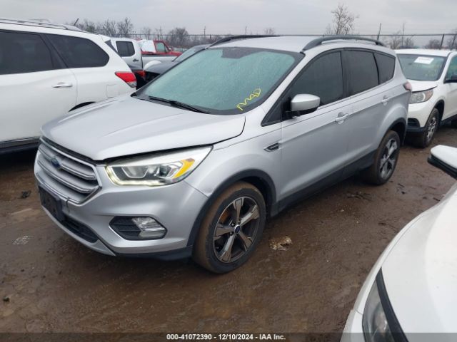 Photo 1 VIN: 1FMCU0GDXHUA12425 - FORD ESCAPE 