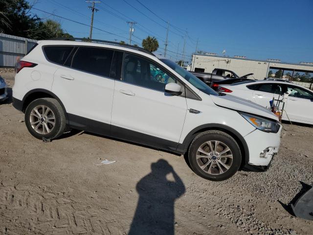 Photo 3 VIN: 1FMCU0GDXHUC88586 - FORD ESCAPE 