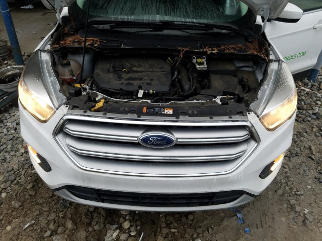 Photo 6 VIN: 1FMCU0GDXHUC99555 - FORD ESCAPE SE 