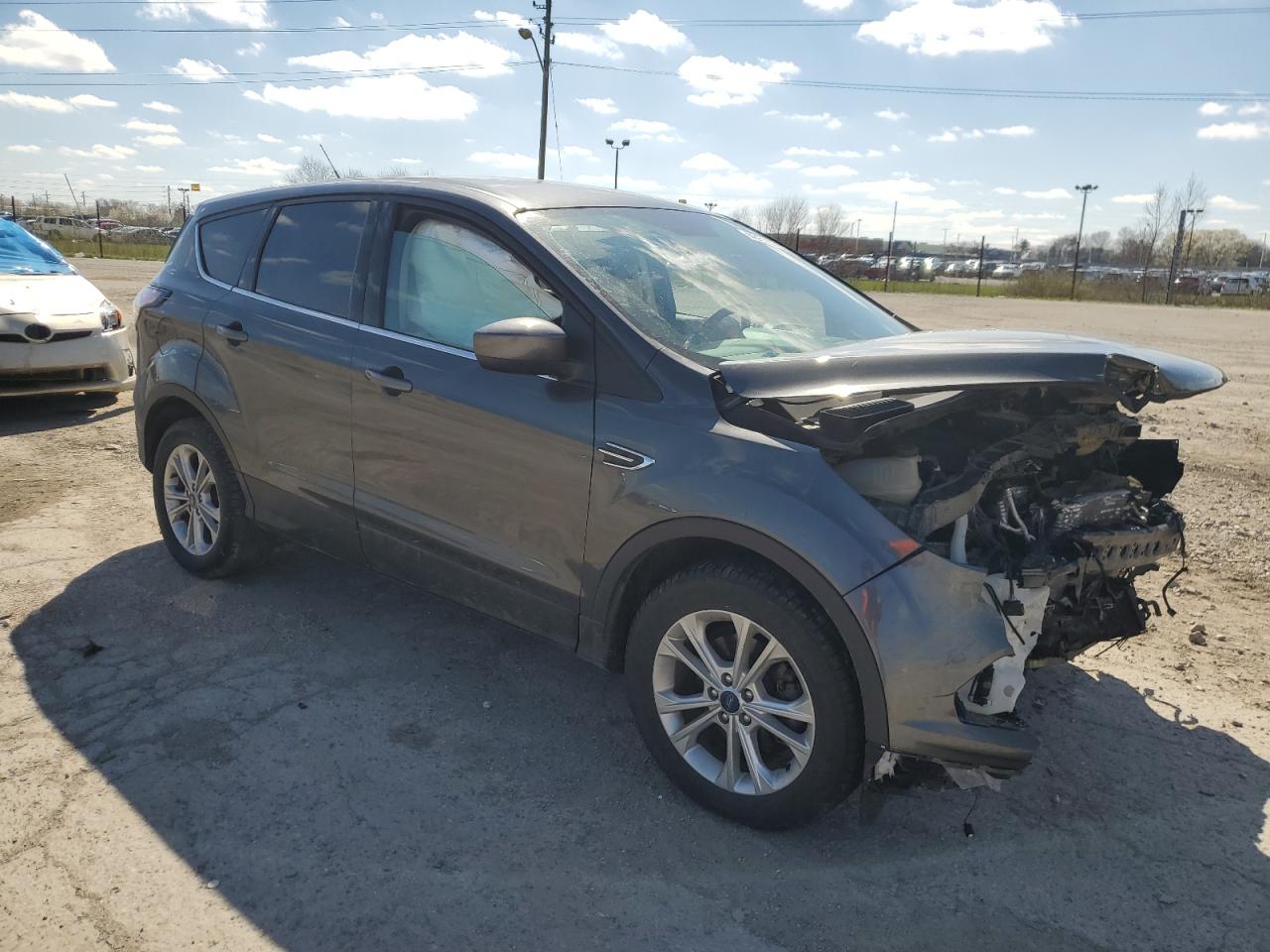 Photo 3 VIN: 1FMCU0GDXHUD81933 - FORD ESCAPE 