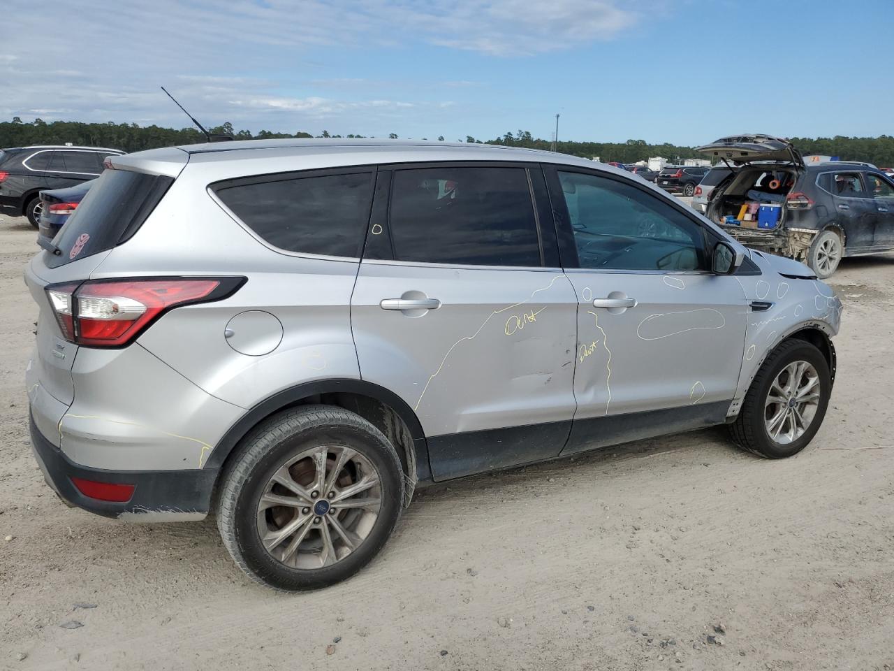 Photo 2 VIN: 1FMCU0GDXHUE17216 - FORD ESCAPE 