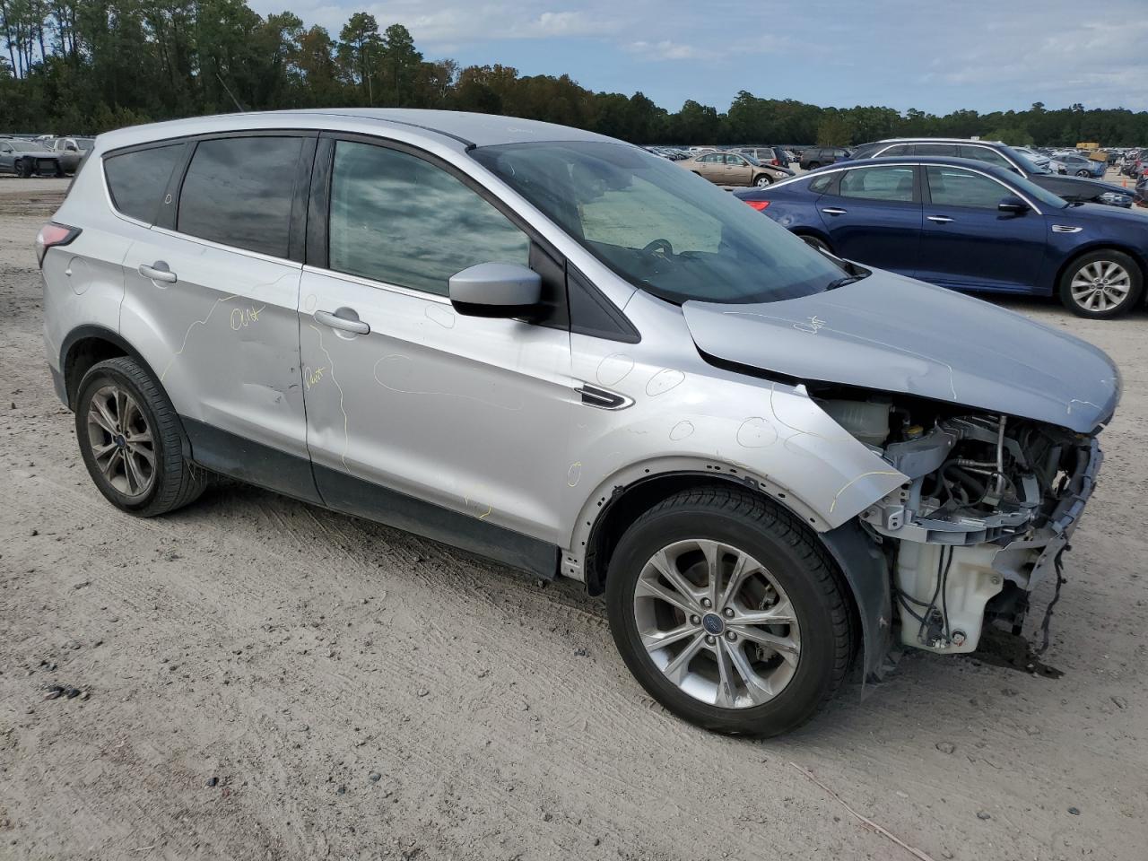 Photo 3 VIN: 1FMCU0GDXHUE17216 - FORD ESCAPE 