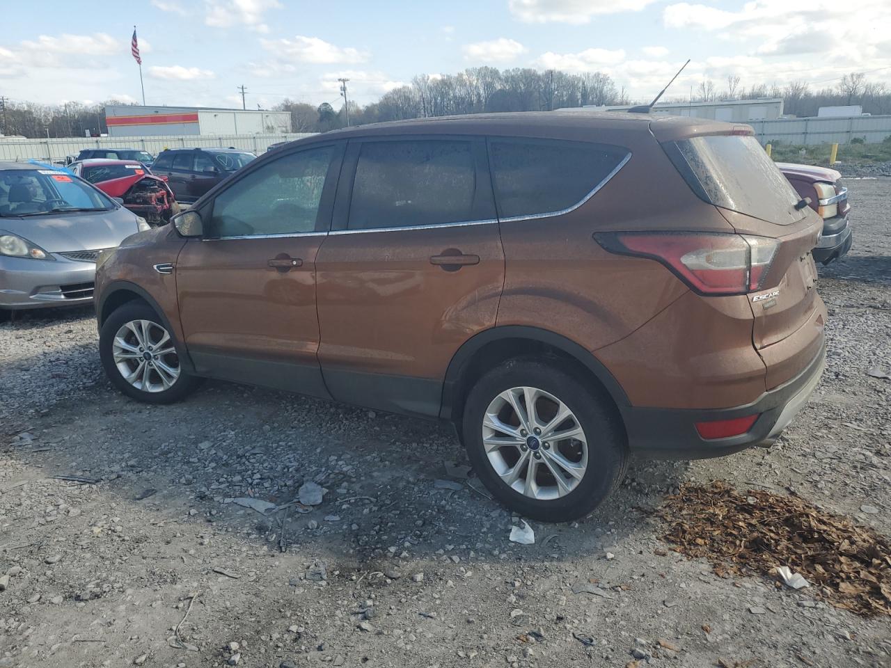 Photo 1 VIN: 1FMCU0GDXHUE63306 - FORD ESCAPE 