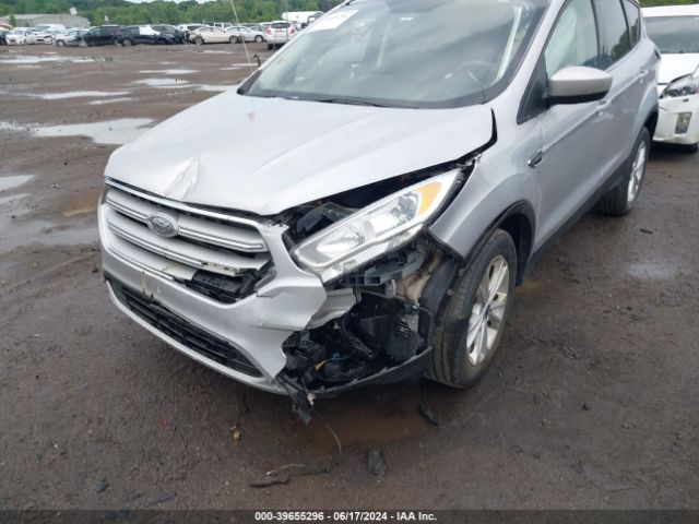 Photo 5 VIN: 1FMCU0GDXJUA40960 - FORD ESCAPE 