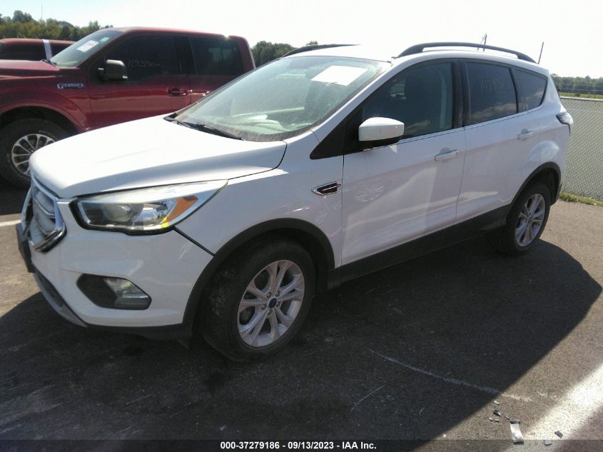 Photo 1 VIN: 1FMCU0GDXJUB46048 - FORD ESCAPE 