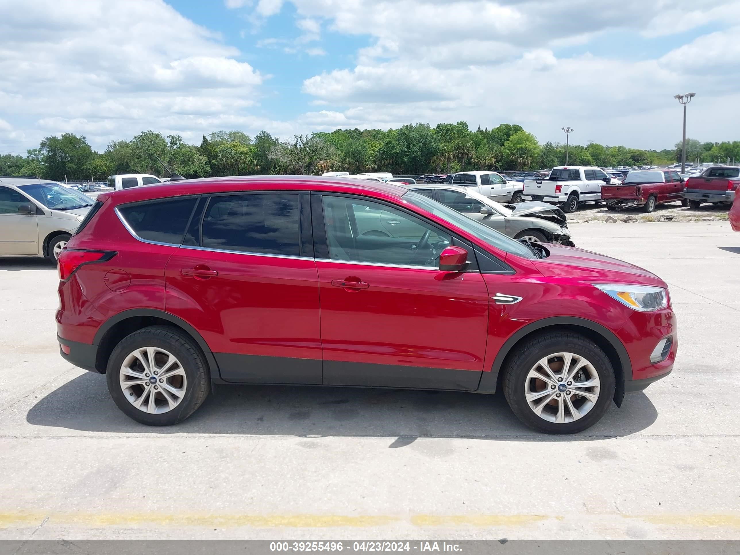 Photo 12 VIN: 1FMCU0GDXKUA10911 - FORD ESCAPE 