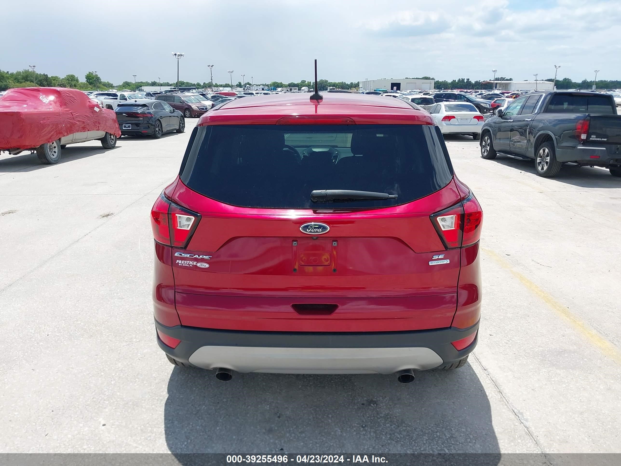 Photo 15 VIN: 1FMCU0GDXKUA10911 - FORD ESCAPE 